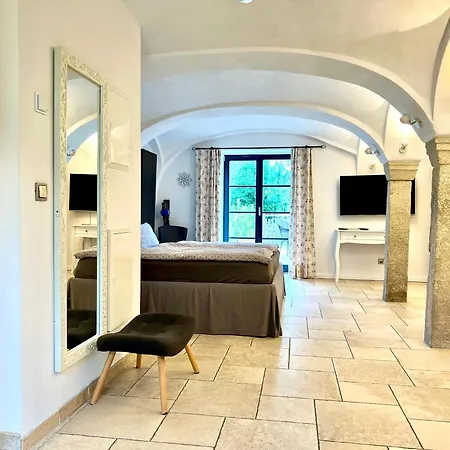 Kuhstall Apartment *